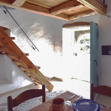 1 Bedroom Cozy In Ferienhaus Longobardi